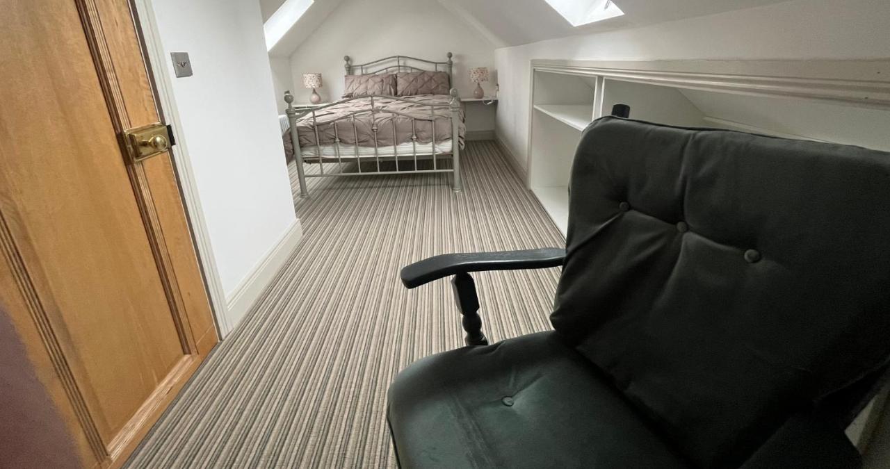 Newly Renovated Stone Cottage Located 2.5 Miles From Killarney Town Teernaboul Exterior foto